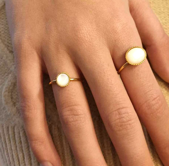 Bague ovale plaqué or Nacre