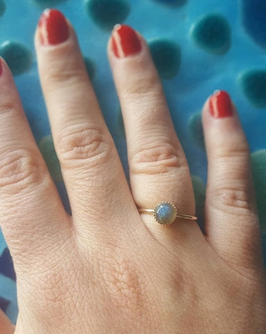 Bague ronde plaqué or Labradorite