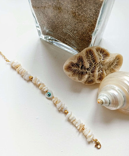 Bracelet été nacre et oeil protecteur vert d'eau