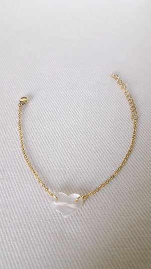 Gold-plated mother-of-pearl heart bracelet