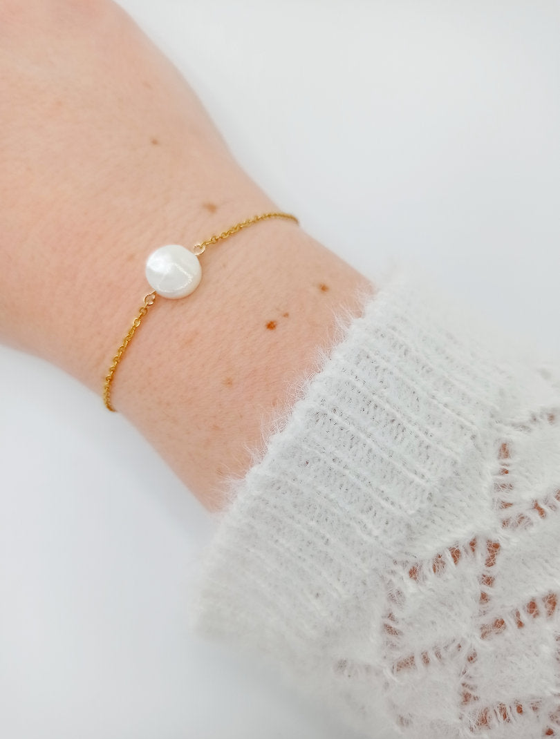 Bracelet plaqué or pierre ronde nacre