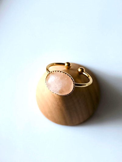 Bague ovale plaqué or quartz rose