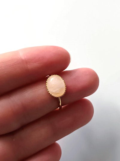 Bague ovale plaqué or quartz rose