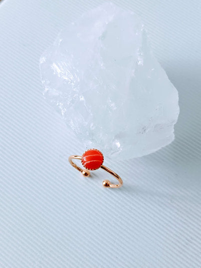 Bague ronde plaqué or agate orange marbré