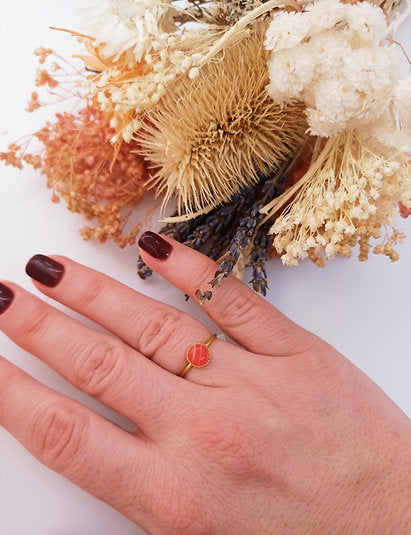 Bague ronde plaqué or agate orange marbré