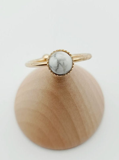 Bague ronde plaqué or howlite