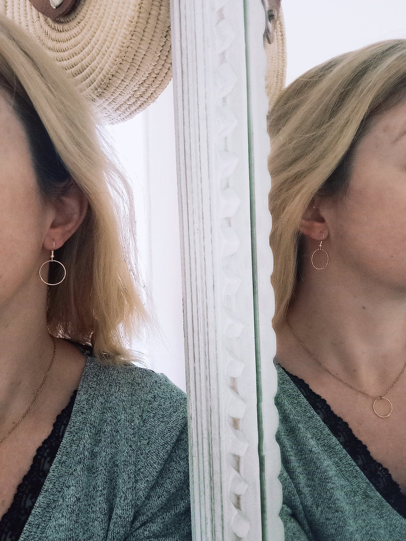 Boucles d'oreilles plaqué or anneaux torsadés