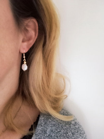 Boucles d'oreilles plaqué or nacre ronde
