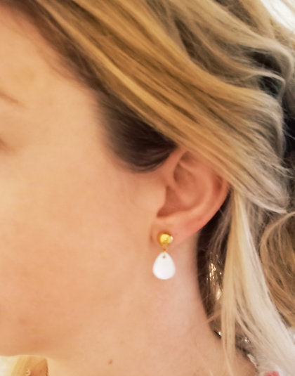 Boucles plaqué or et goutte de nacre