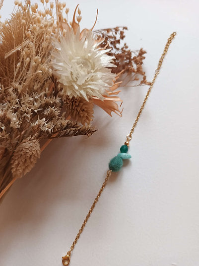 Bracelet plaqué or nacre et laine feutrée vert