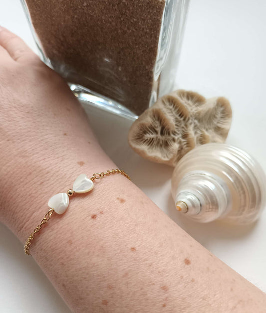 Bracelet plaqué or Cœurs de nacre