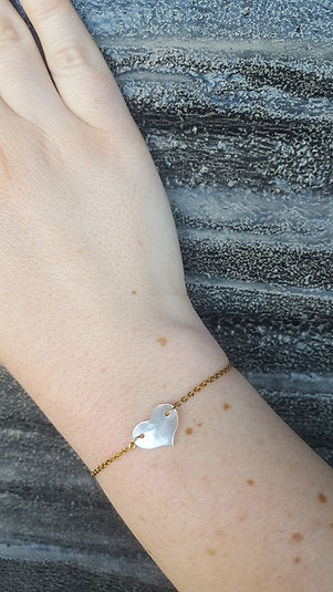 Bracelet plaqué or coeur en nacre