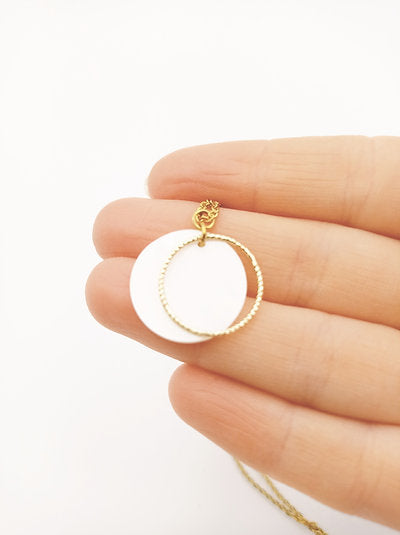 Collier plaqué or cercle nacre
