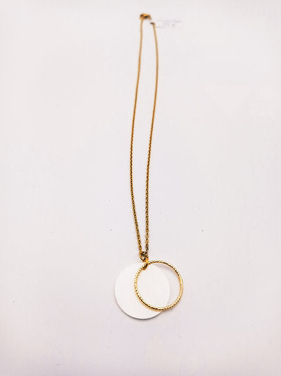 Collier plaqué or cercle nacre