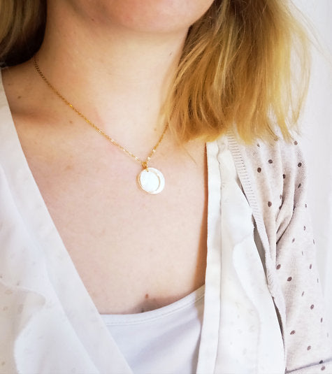 Collier plaqué or cercle nacre