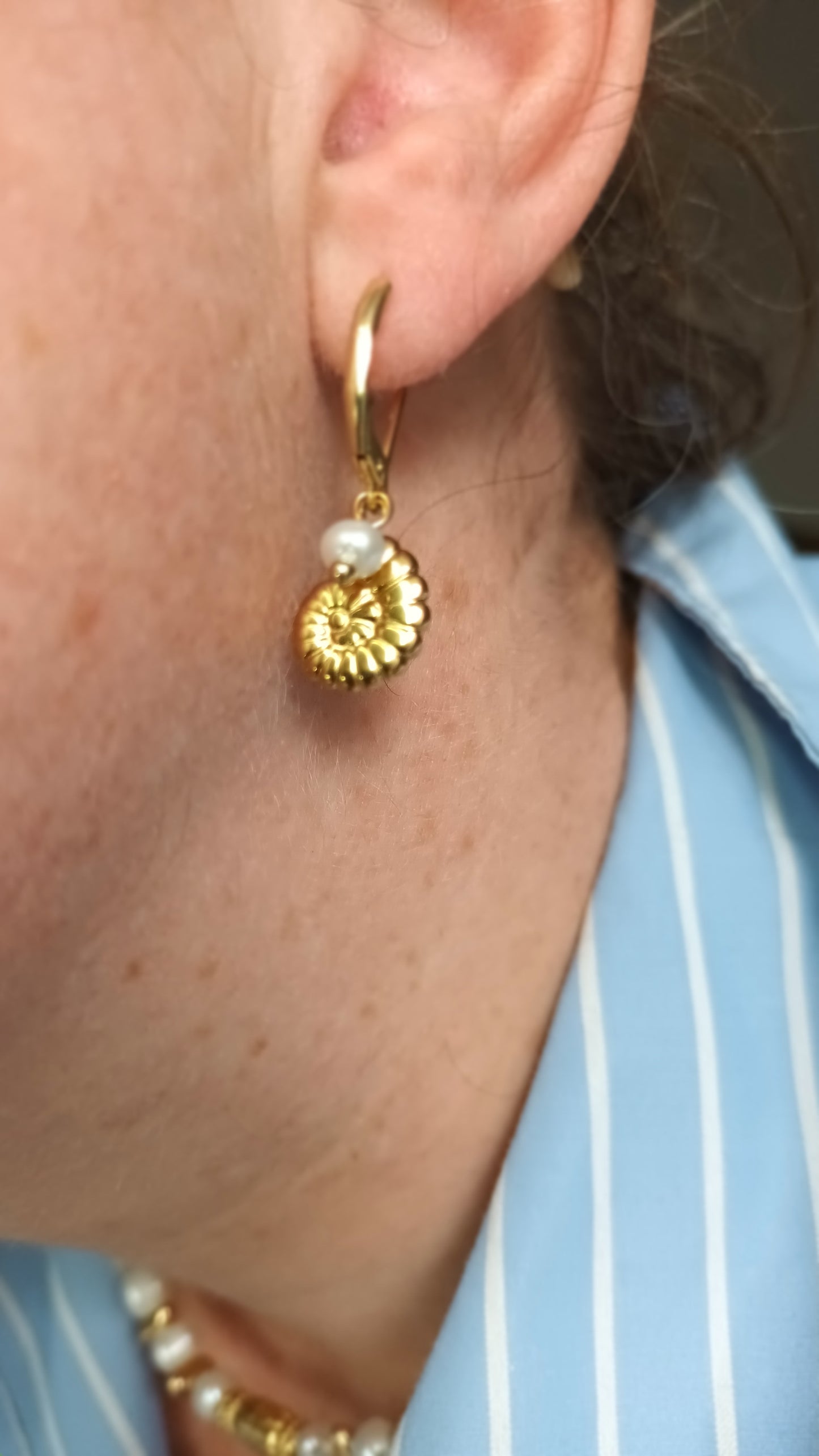 Collection été : Boucles d'oreilles Nautilus et perle d'eau douce