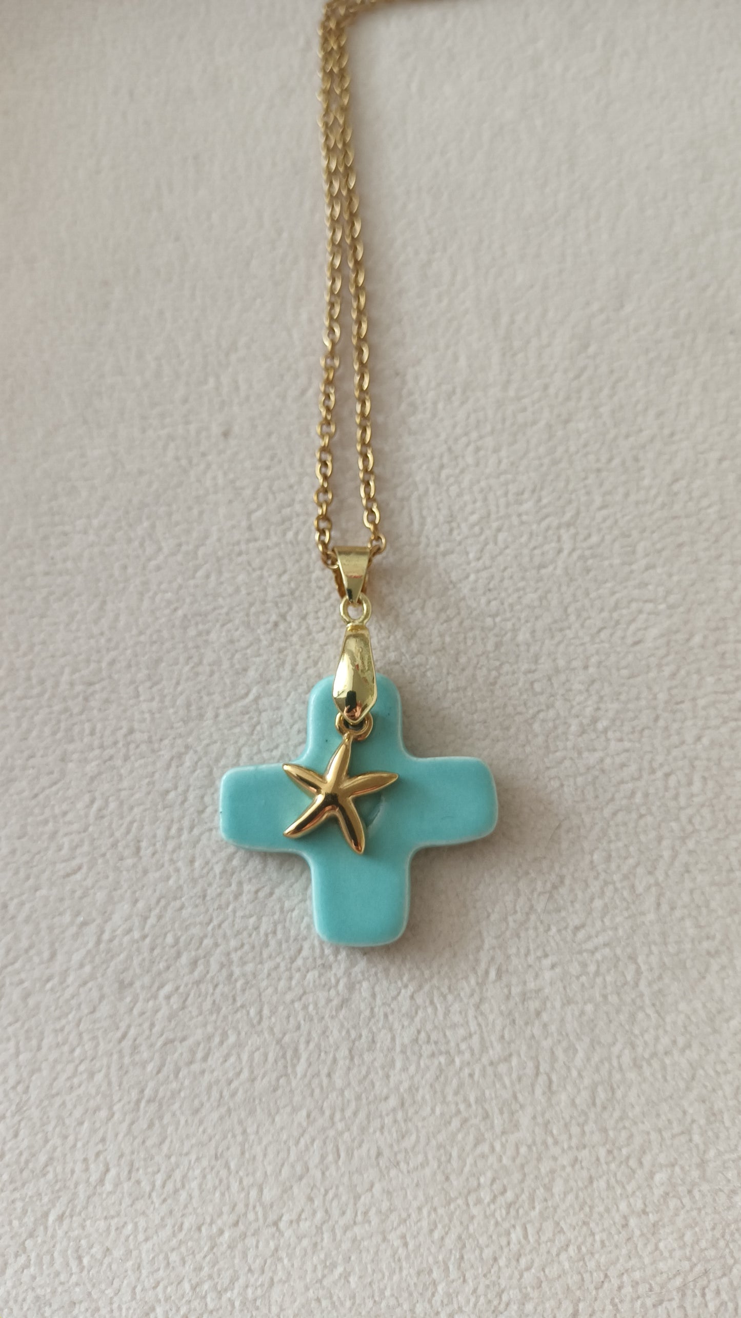 Collier Céramique vert d'eau + charm en collaboration