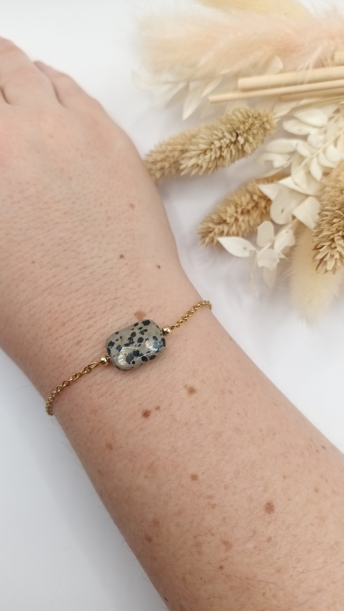 Bracelet chaine fine et pierre carré- Jaspe Dalmatien