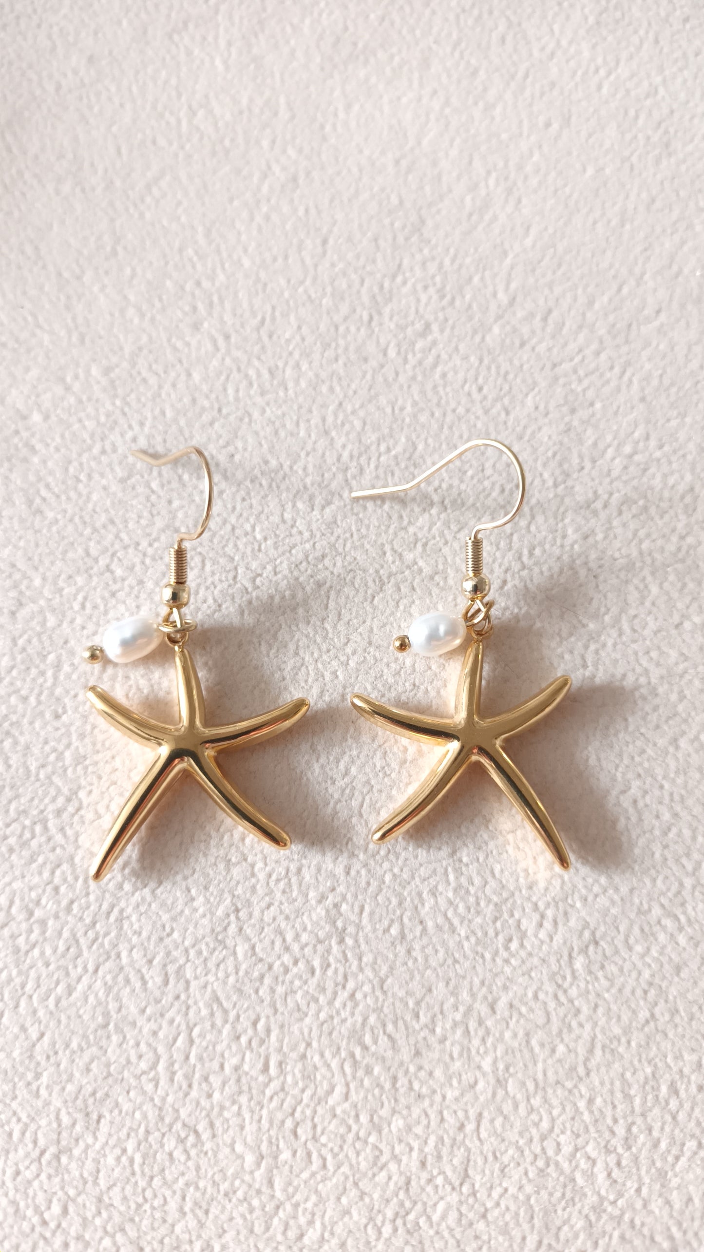 Collection été : Boucles d'oreilles étoilée de mer et perle d'eau douce