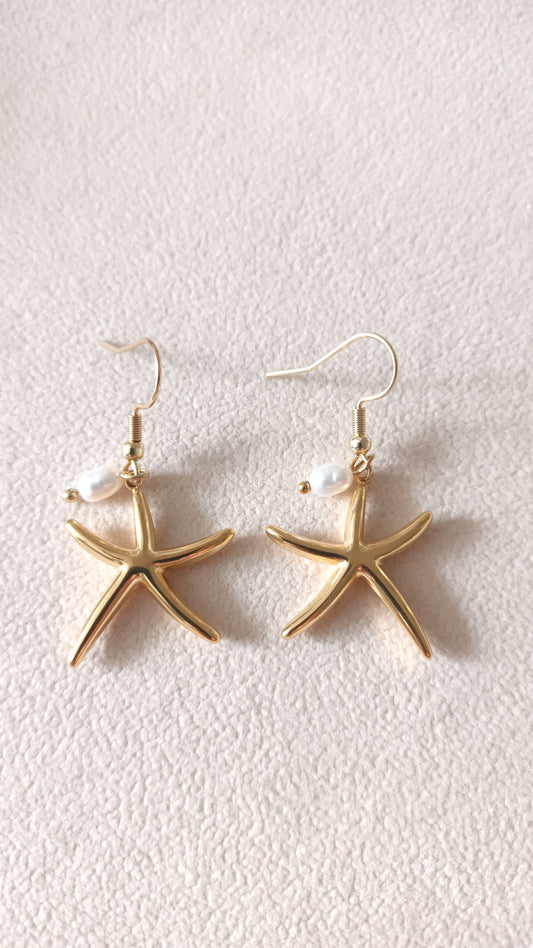 Collection été : Boucles d'oreilles étoilée de mer et perle d'eau douce