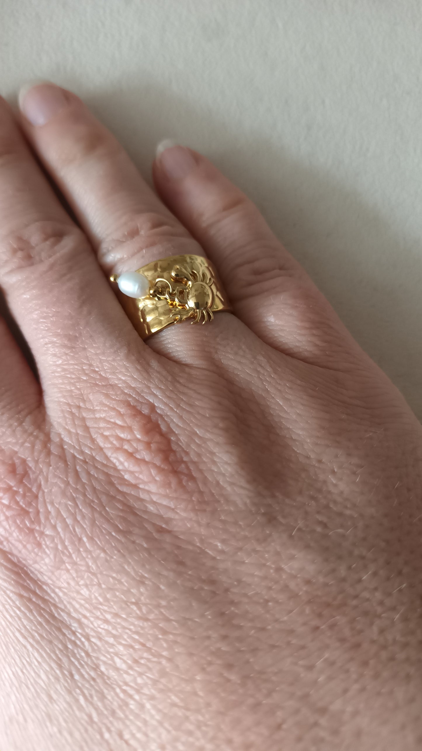 Collection été : Bague crabe perle d'eau douce