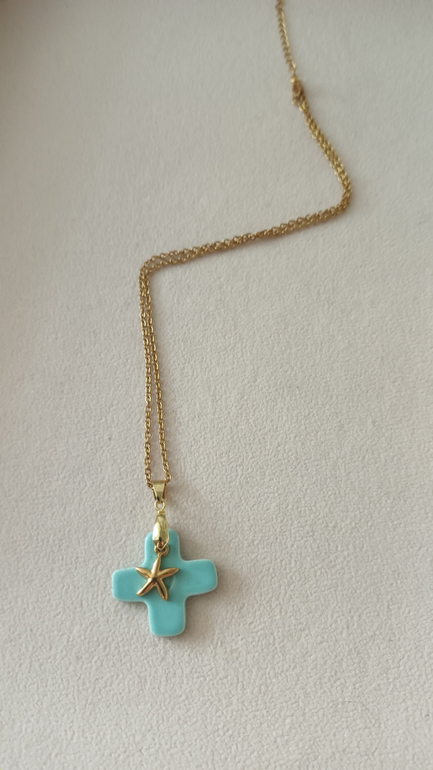 Collier Céramique vert d'eau + charm en collaboration