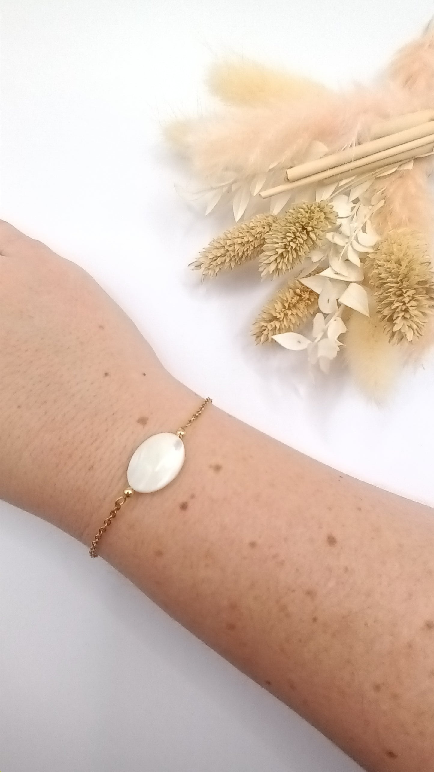 Bracelet chaine fine et pierre ovale - Nacre