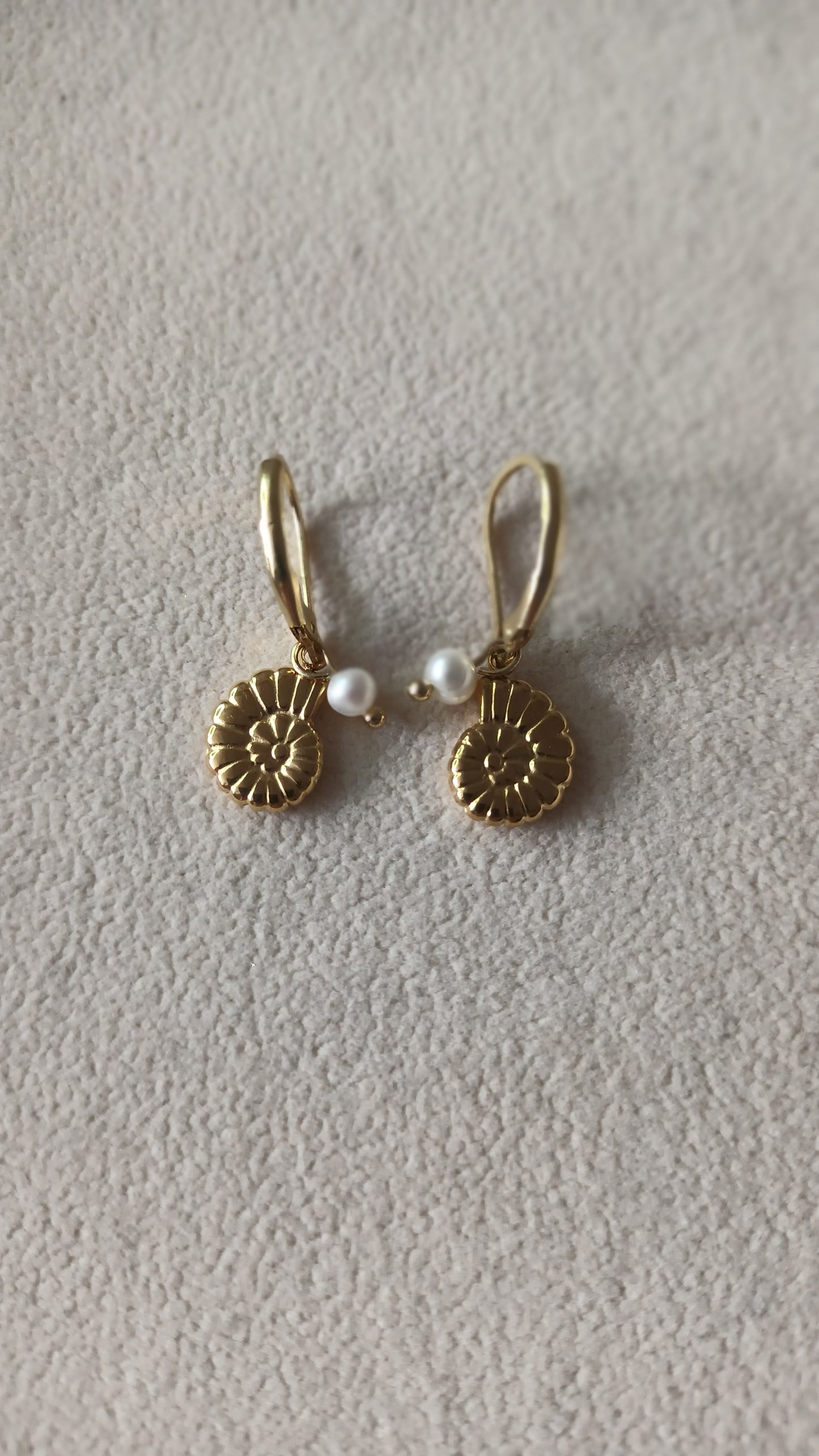 Collection été : Boucles d'oreilles Nautilus et perle d'eau douce