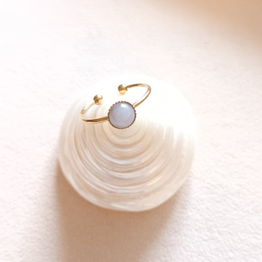Anillo redondo de aventurina bañado en oro