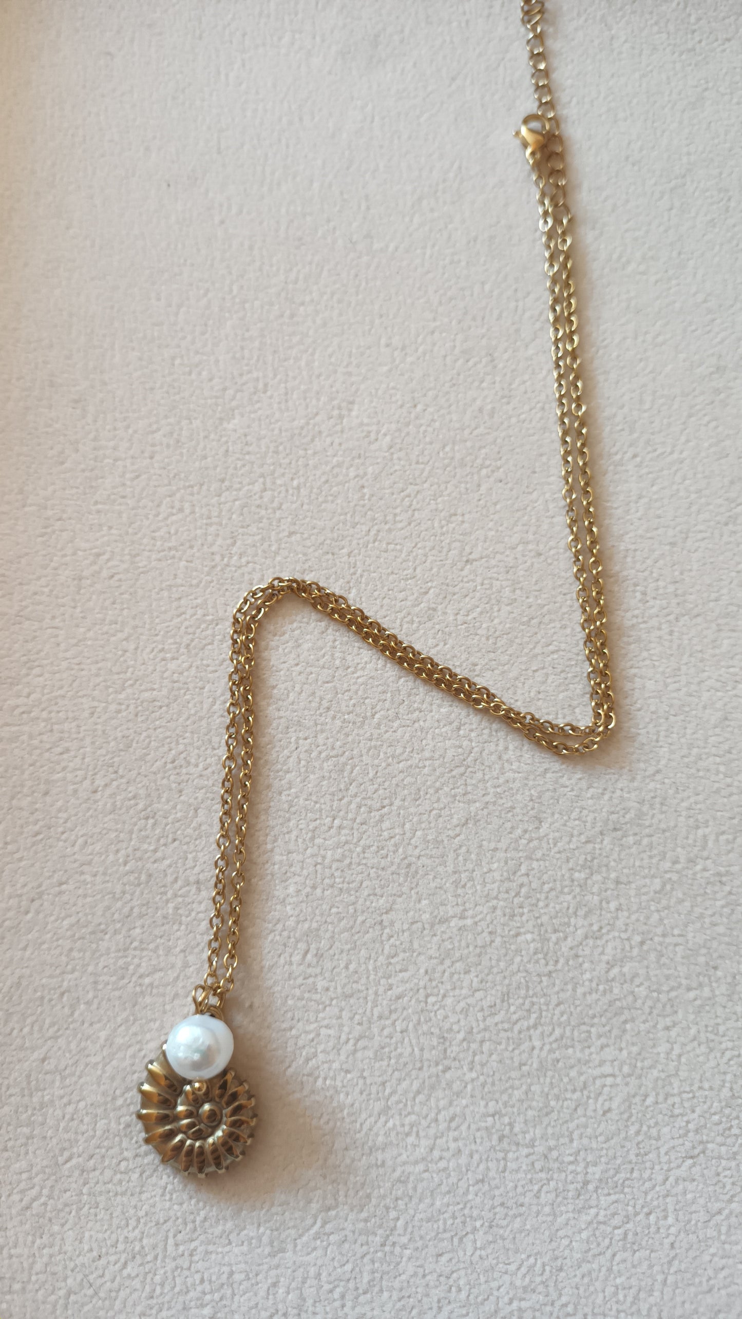 Collection été : Collier fin Nautilus perle de nacre