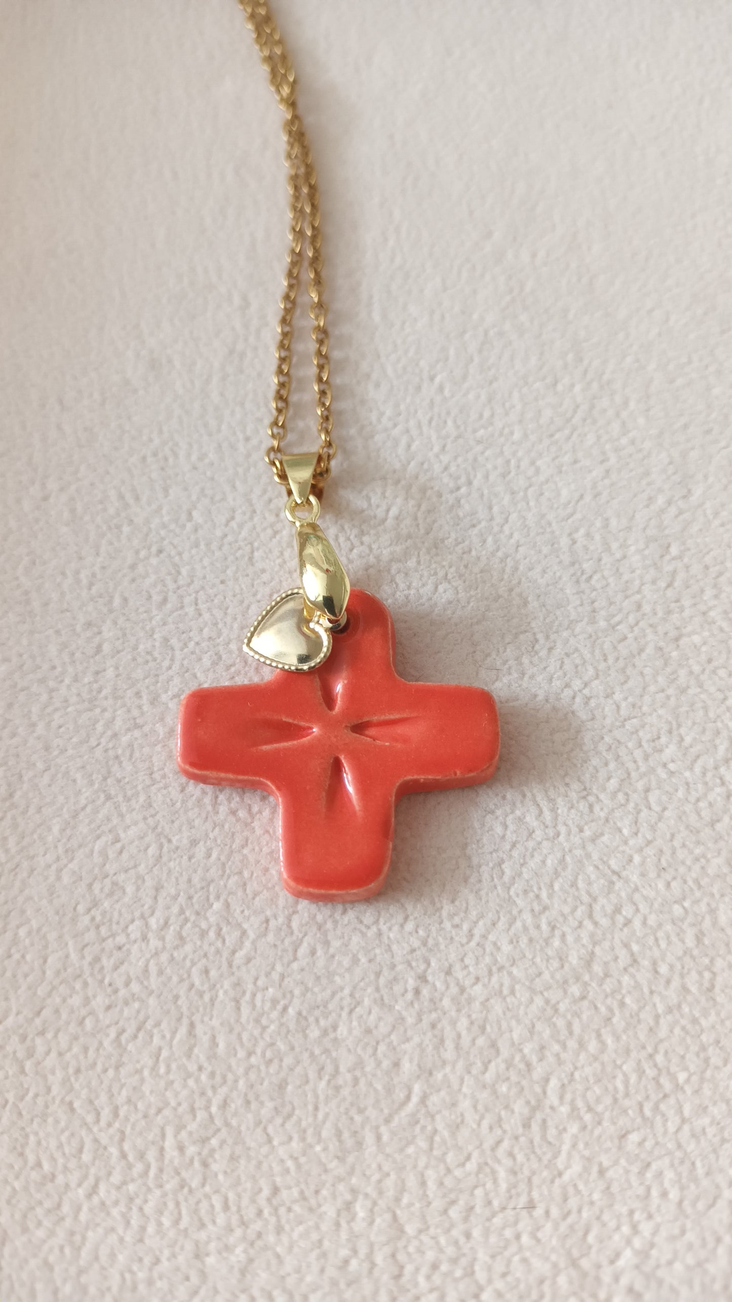 Collier Céramique rouge tomate + charm en collaboration