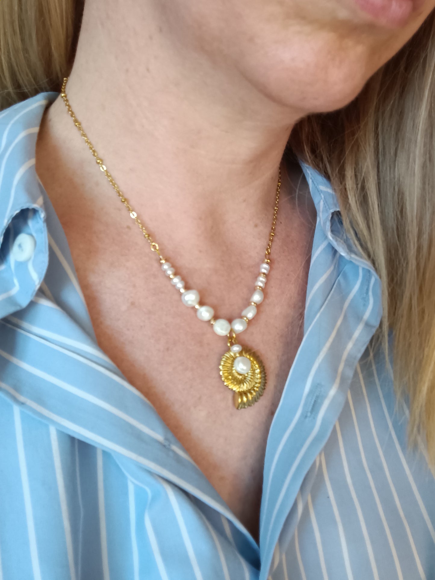 Collection été : Collier Nautilus et perles d'eau douce