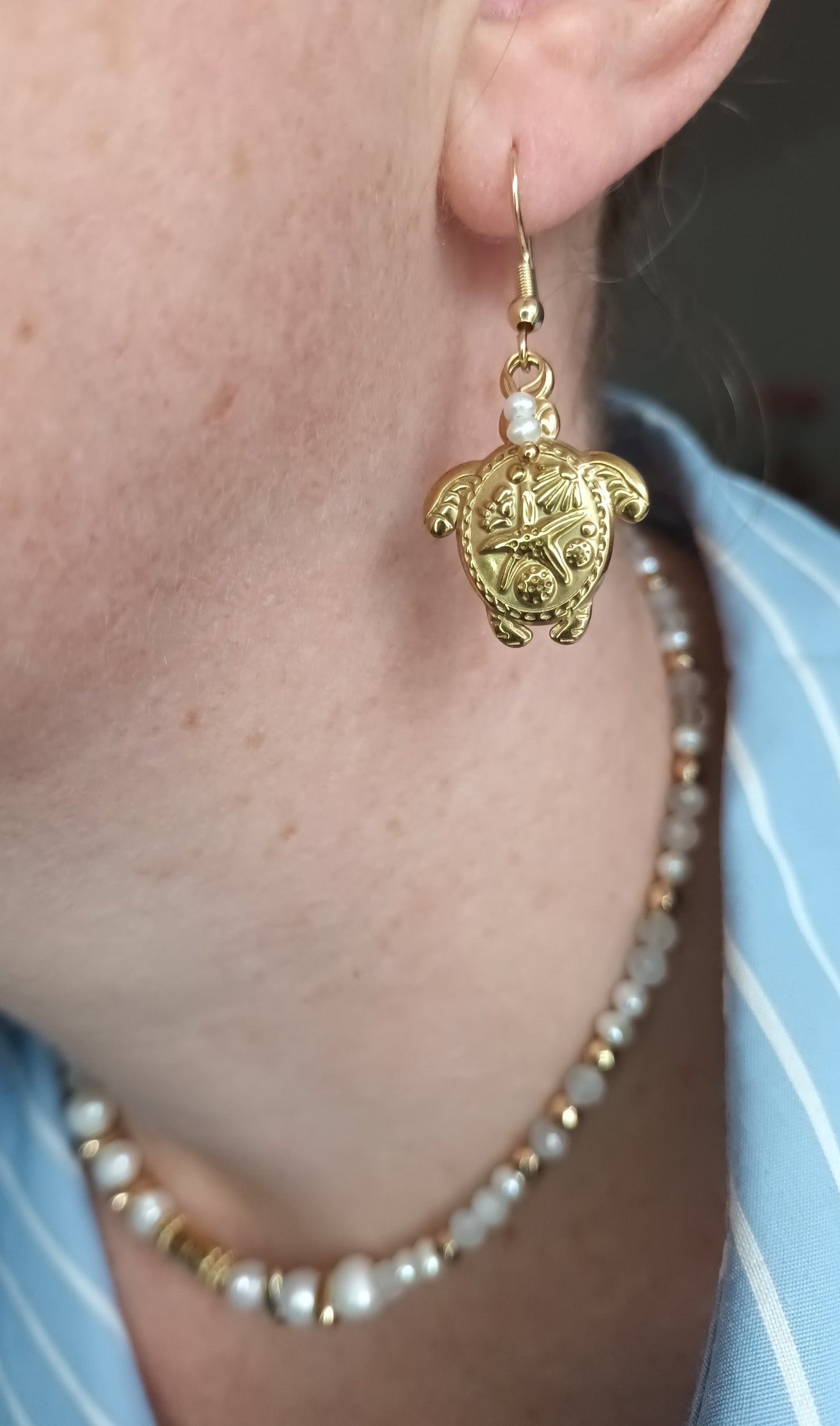 Collection été : Boucles d'oreilles tortue et perle d'eau douce