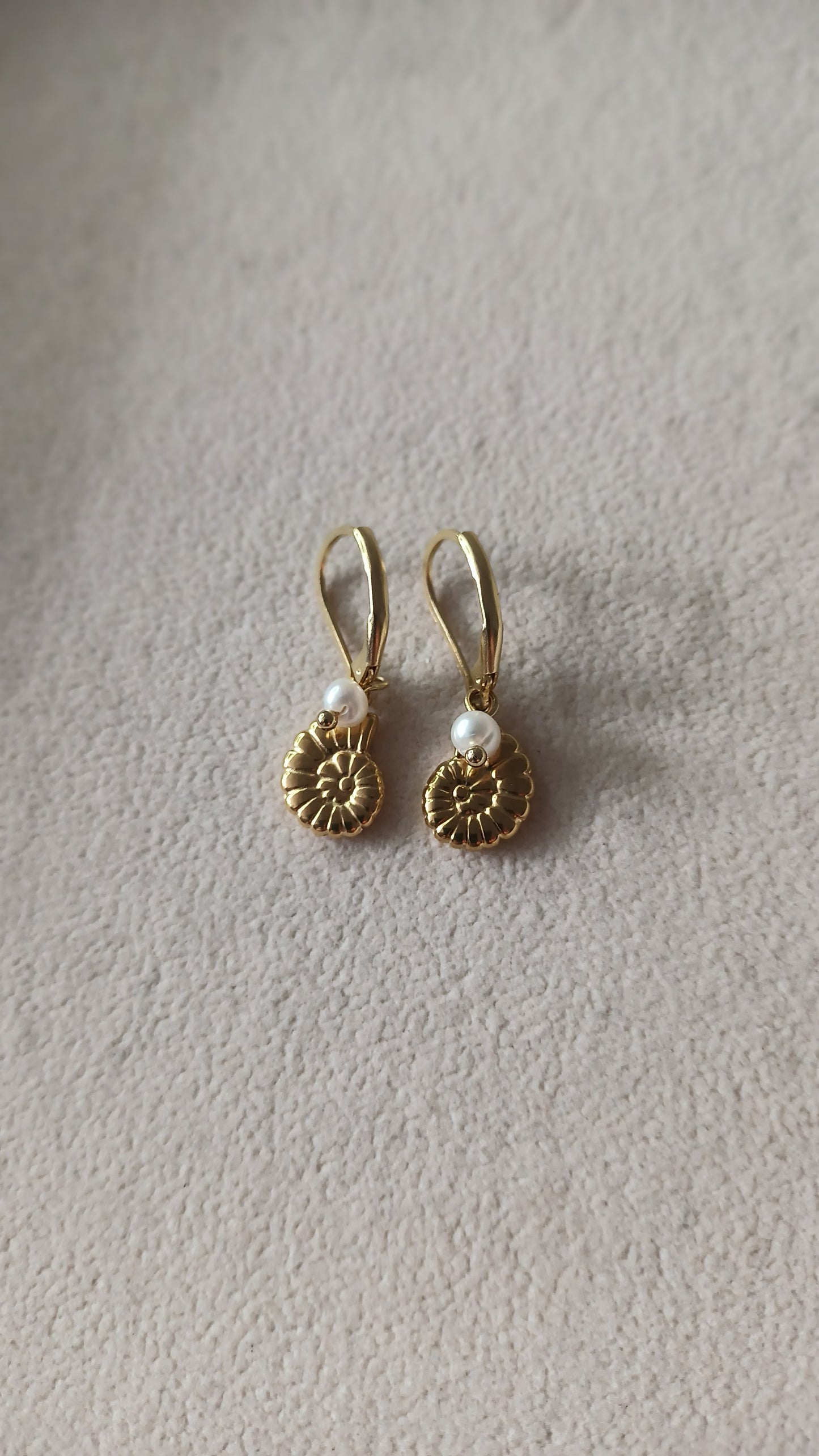 Collection été : Boucles d'oreilles Nautilus et perle d'eau douce