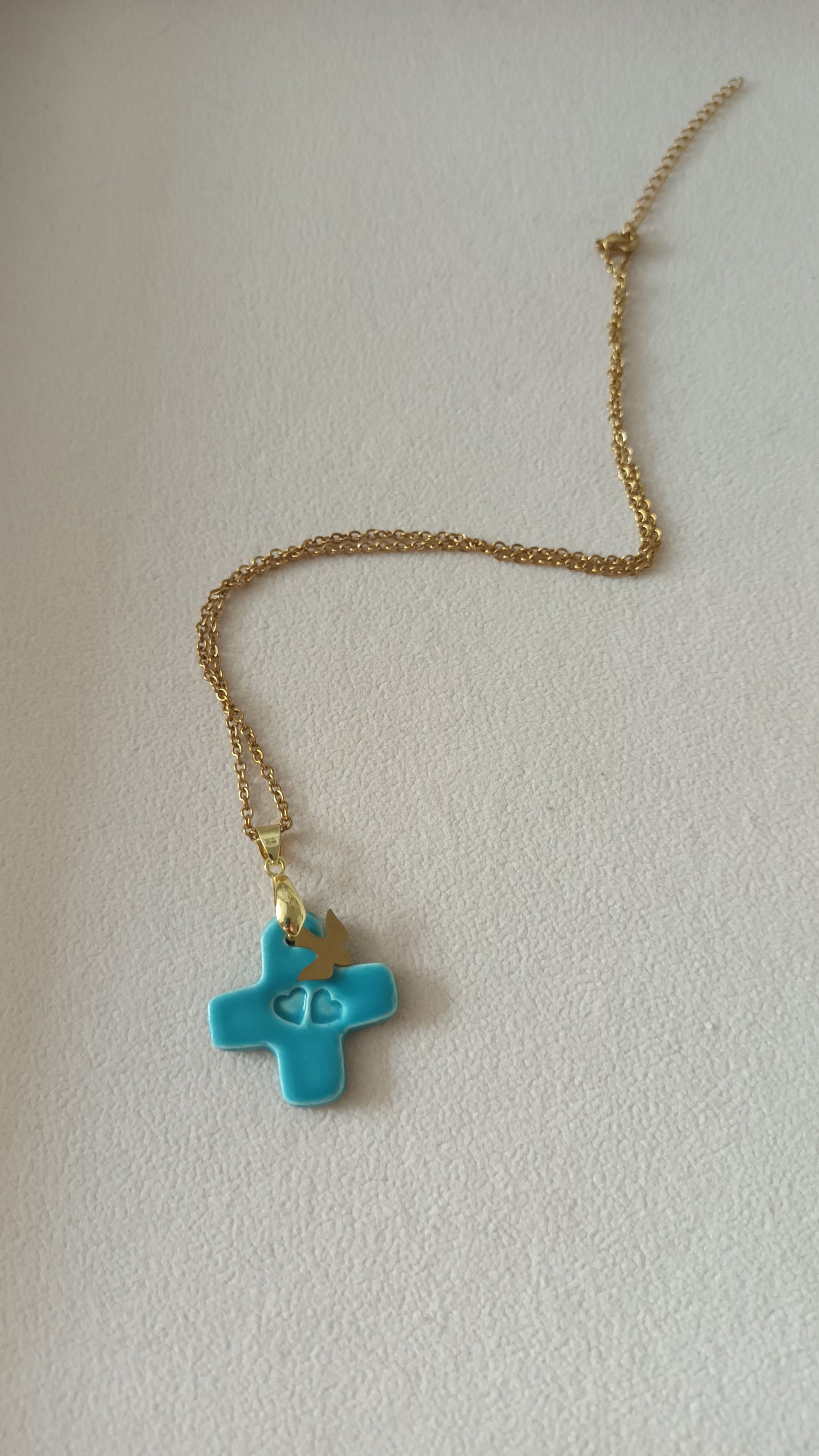 Collier Céramique bleu turquoise + charm en collaboration