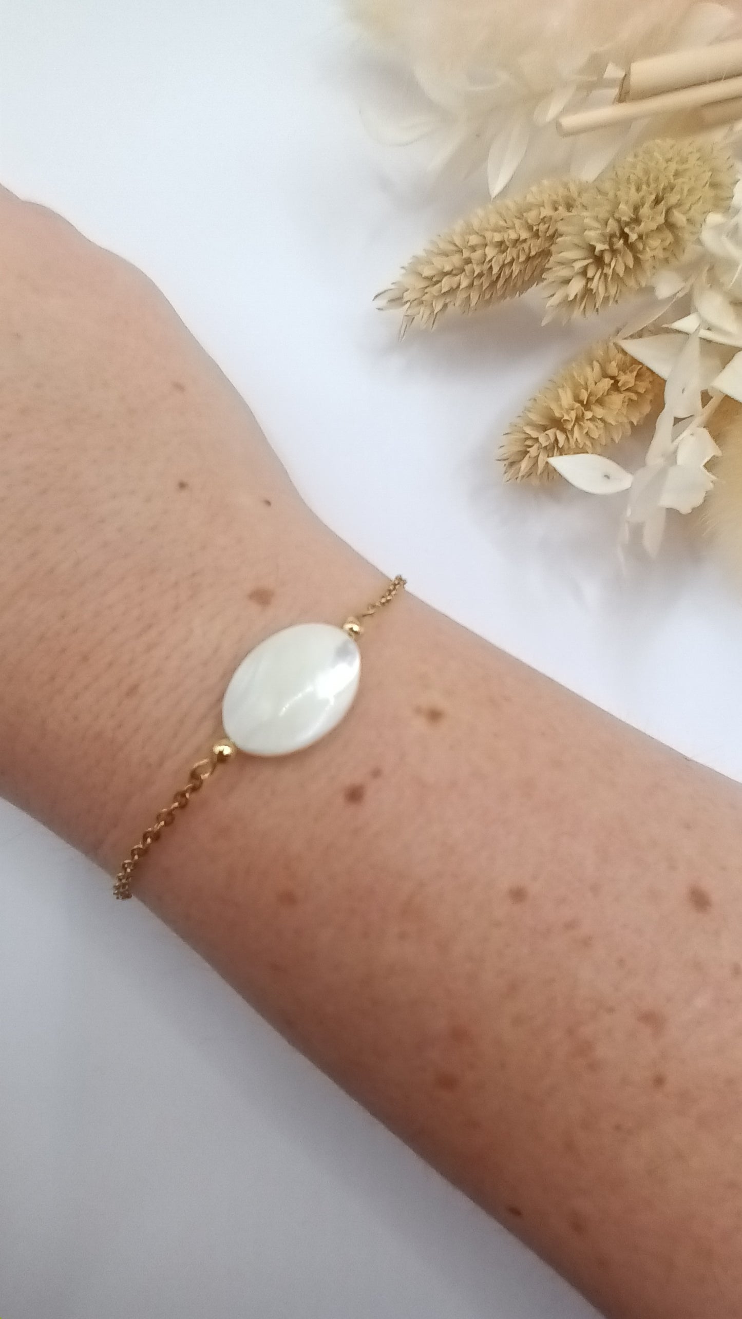 Bracelet chaine fine et pierre ovale - Nacre