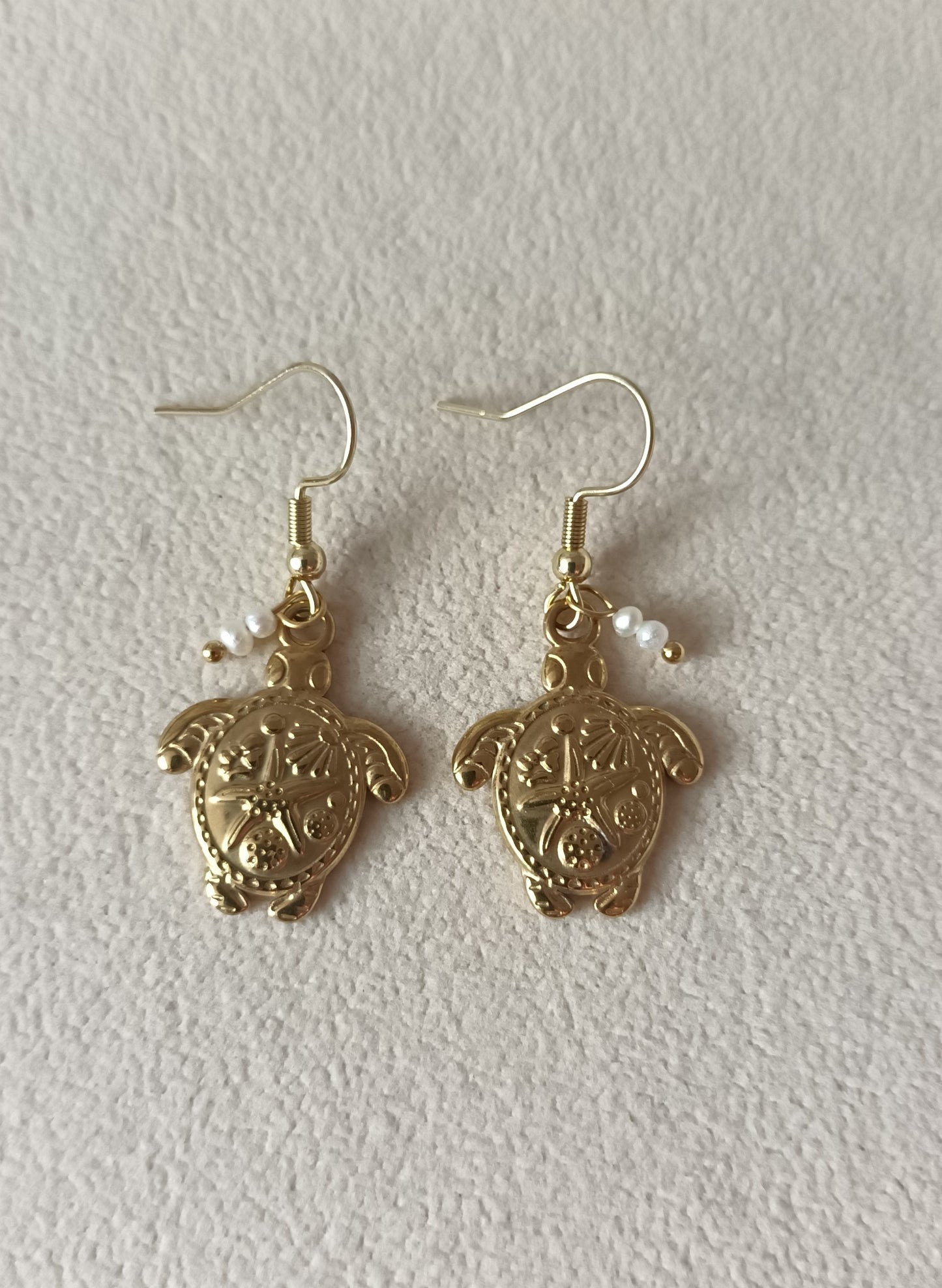 Collection été : Boucles d'oreilles tortue et perle d'eau douce